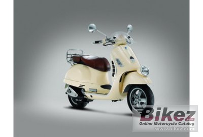 2008 Vespa GTV photo